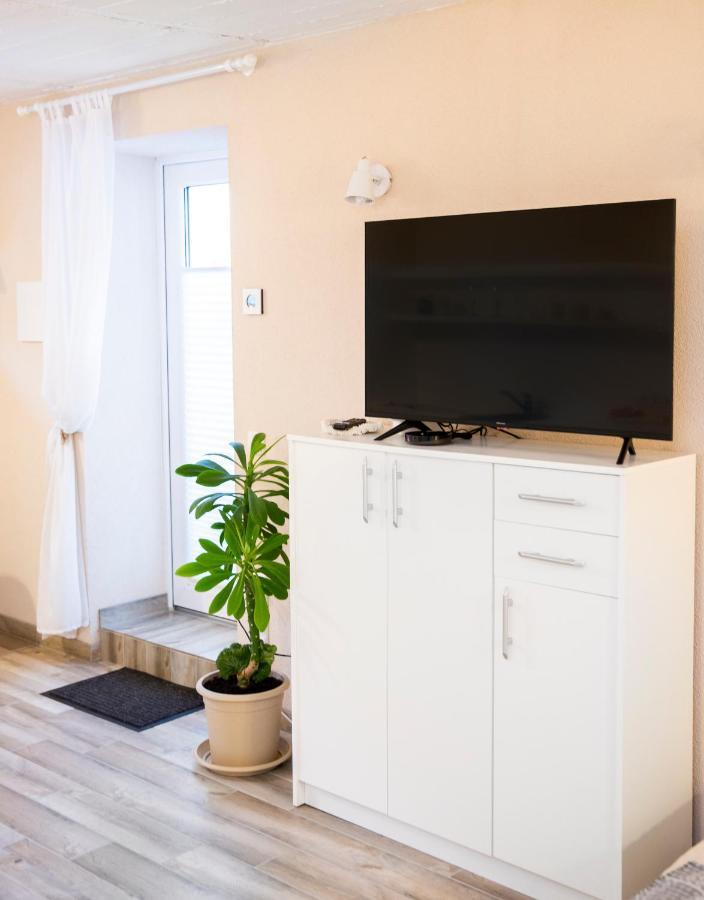 Apartment In Garage With Free Parking Kaunas Exterior photo