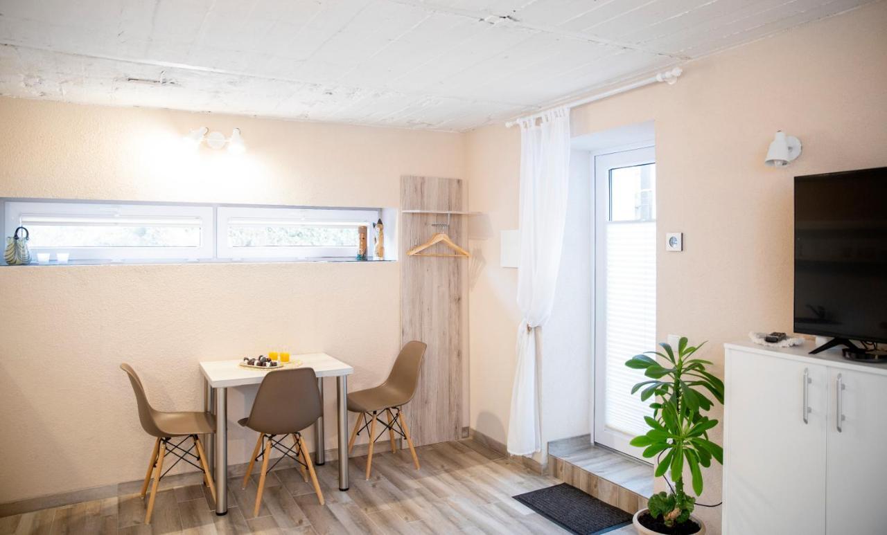 Apartment In Garage With Free Parking Kaunas Exterior photo